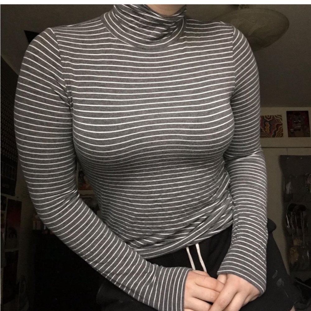 American Eagle Outfitters long sleeve grey & white striped turtleneck